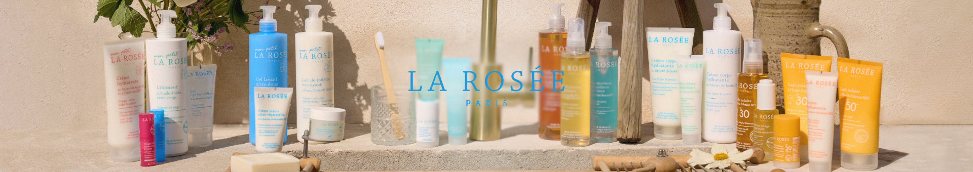 Plusieurs produits de la marquie la rosée paris disponibles en pharmacie